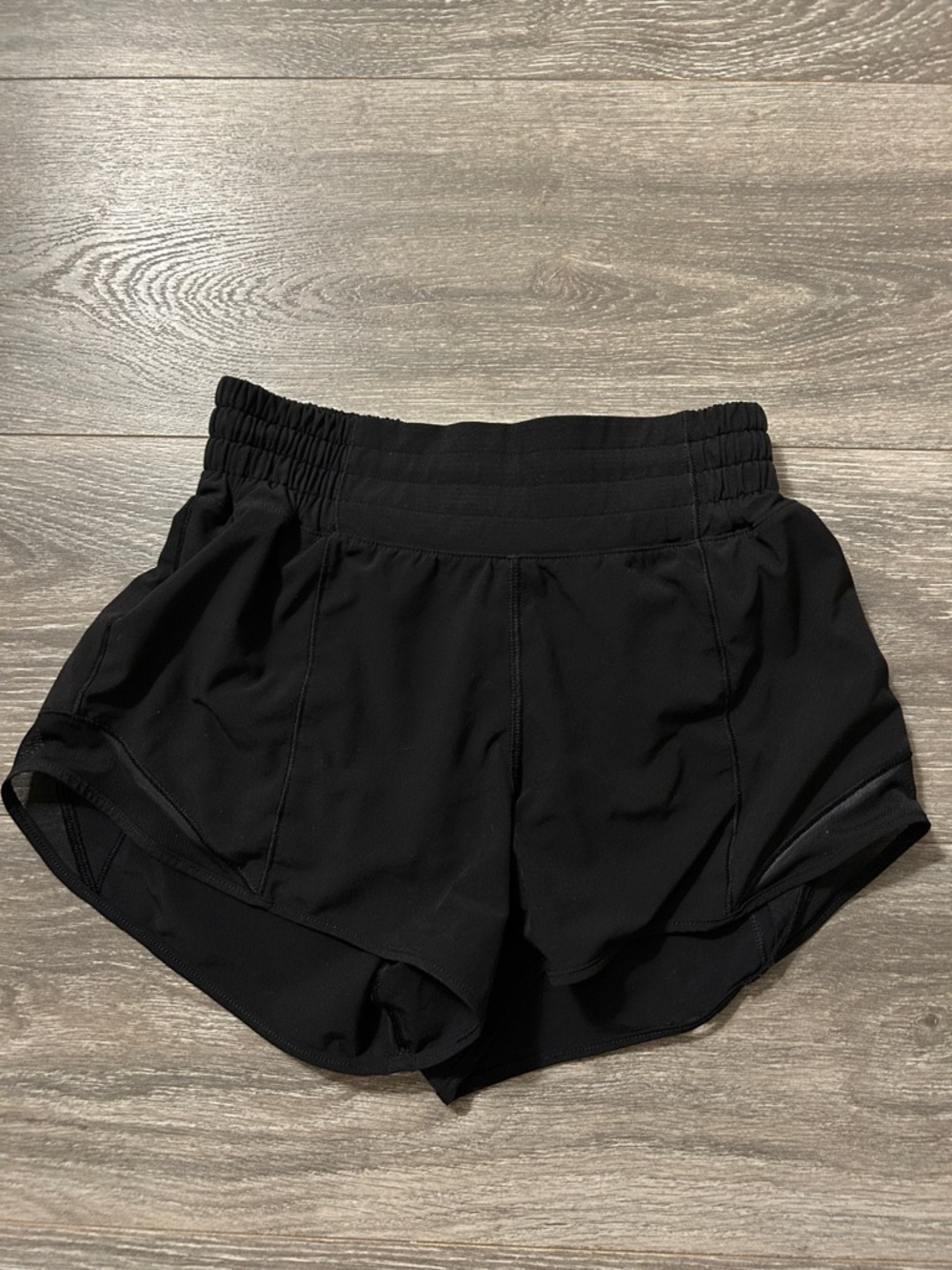 lululemon athletica Black Women's Athletic Running Shorts HIGH RISE 2.5